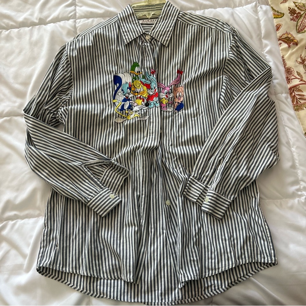 Vintage Embroidered Looney Tunes Button Up